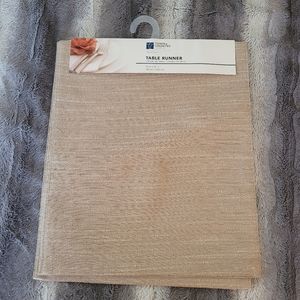 Town & Country Living table runner NWT